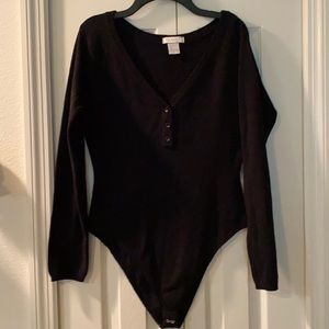 BEAUTE Women’s Sweaters Size M